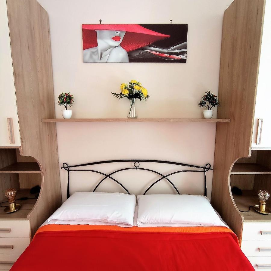 Essenza Di Napoli Bed & Breakfast Exterior photo